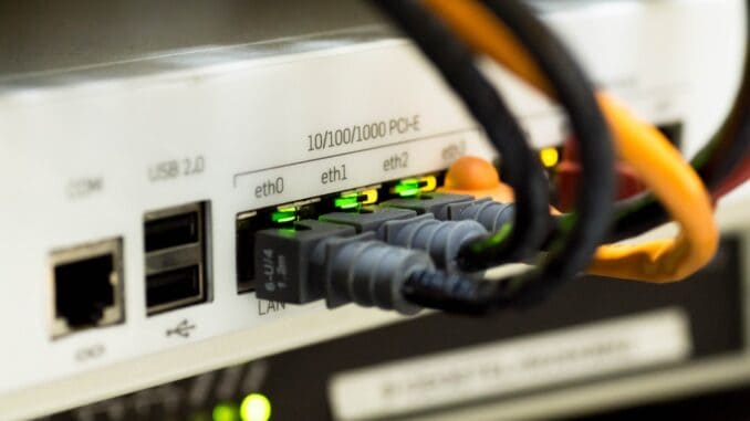 Internet router med stik i
