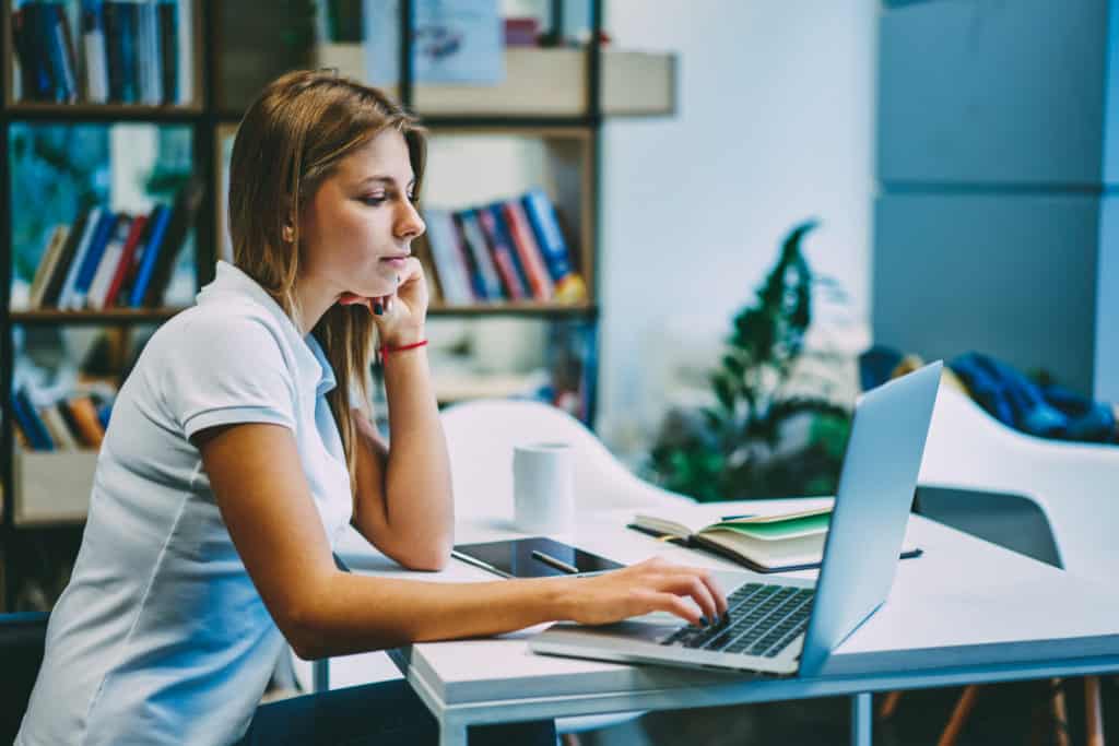ikke ergonomisk arbejdsstilling