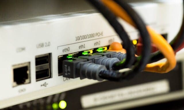 white-switch-hub-turned-on-159304 internet